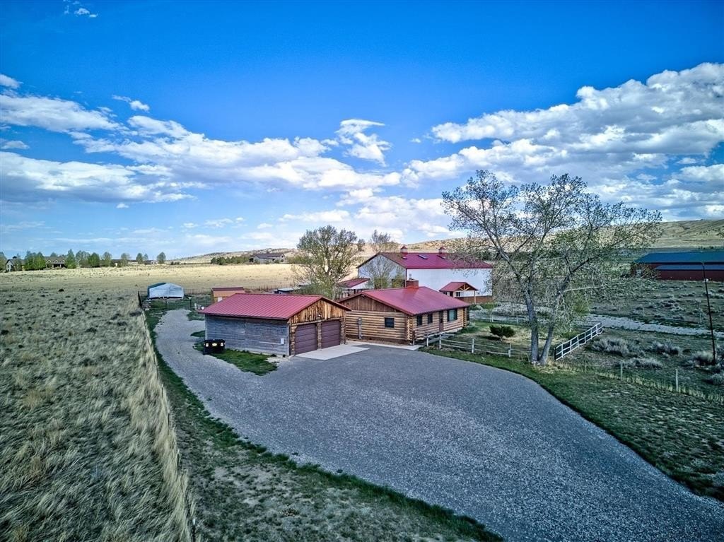 Single Family 4BR 1BA - 90 Sunset Rim, Cody, WY