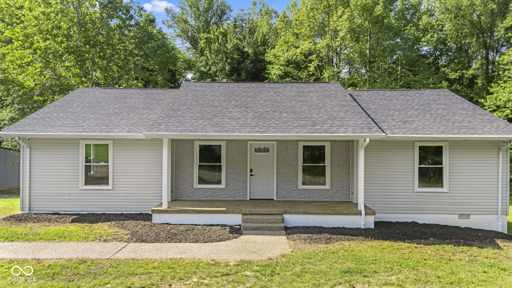 Single Family 4BR 2BA - 934 E Crothersville Road, Austin, IN