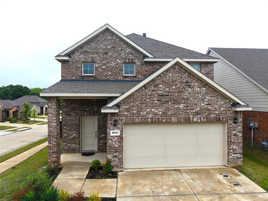 Single Family 4BR 4BA - 3941 Oak Creek Circle, Denison, TX