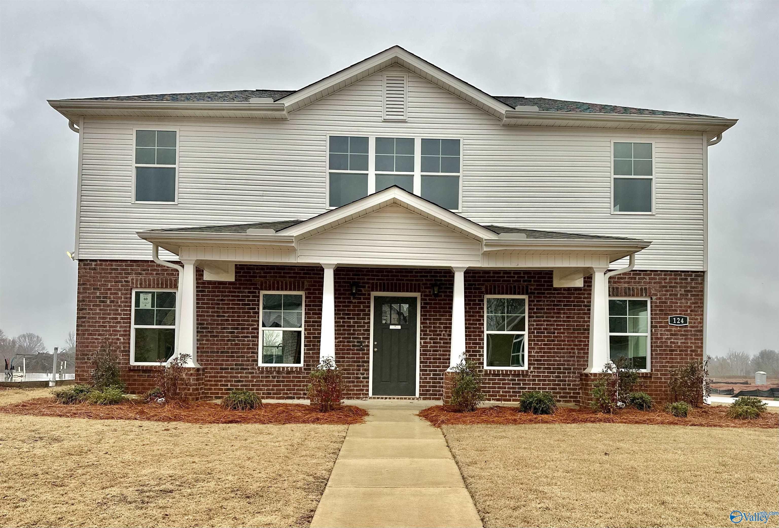 Single Family 4BR 4BA - 124 Fairways Pass, Meridianville, AL