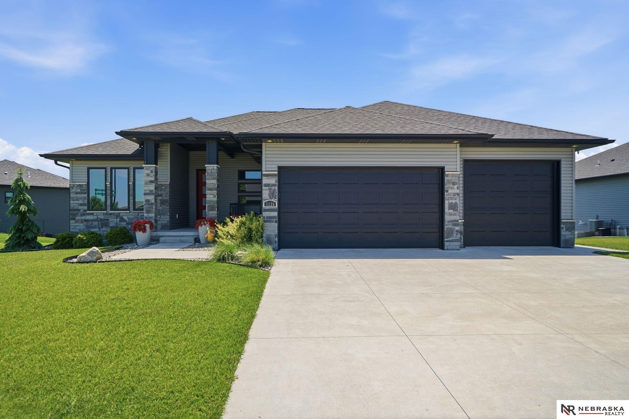 Single Family 4BR 3BA - 7135 Swiss Alps Court, Lincoln, NE