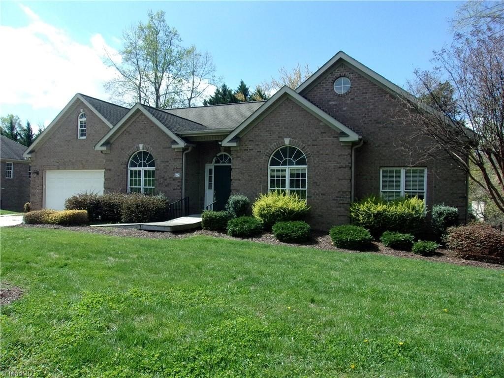 Single Family 3BR 2BA - 4423 Hunter Oaks Court, High Point, NC
