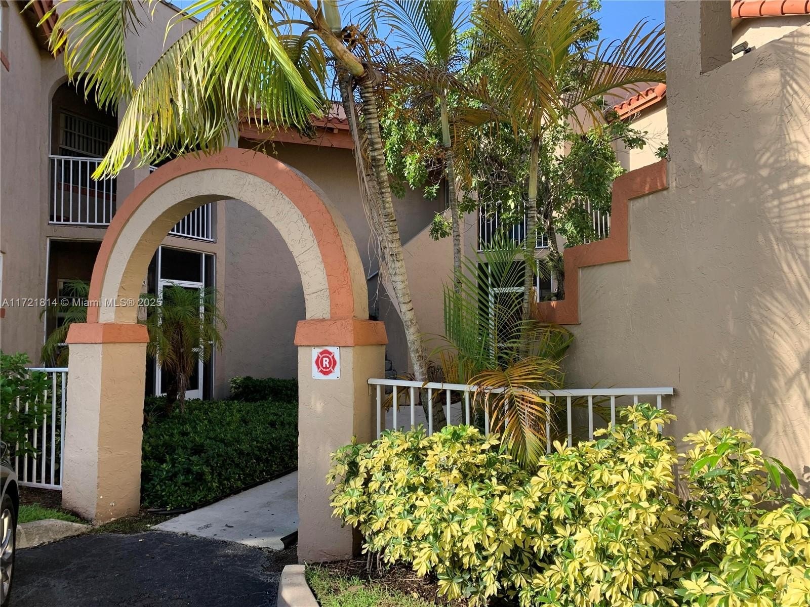 Condo 2BR 2BA - 8710 SW 3rd St, Pembroke Pines, FL