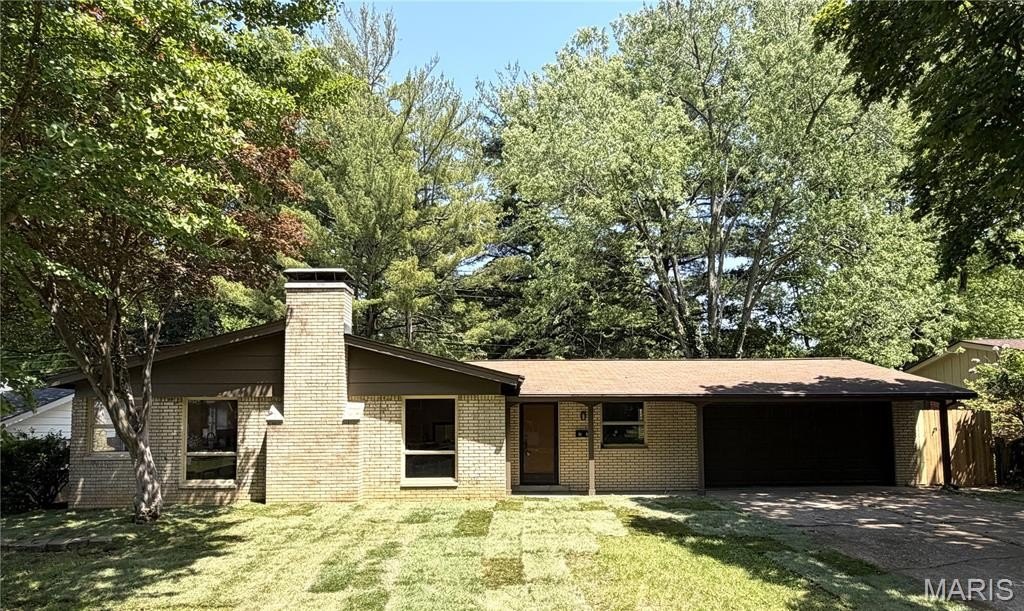 Single Family 3BR 2BA - 22 Fourscore Drive, Belleville, IL