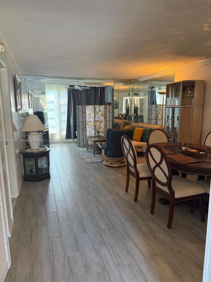Condo 1BR 2BA - 9401 Sunrise Lakes Blvd, Sunrise, FL