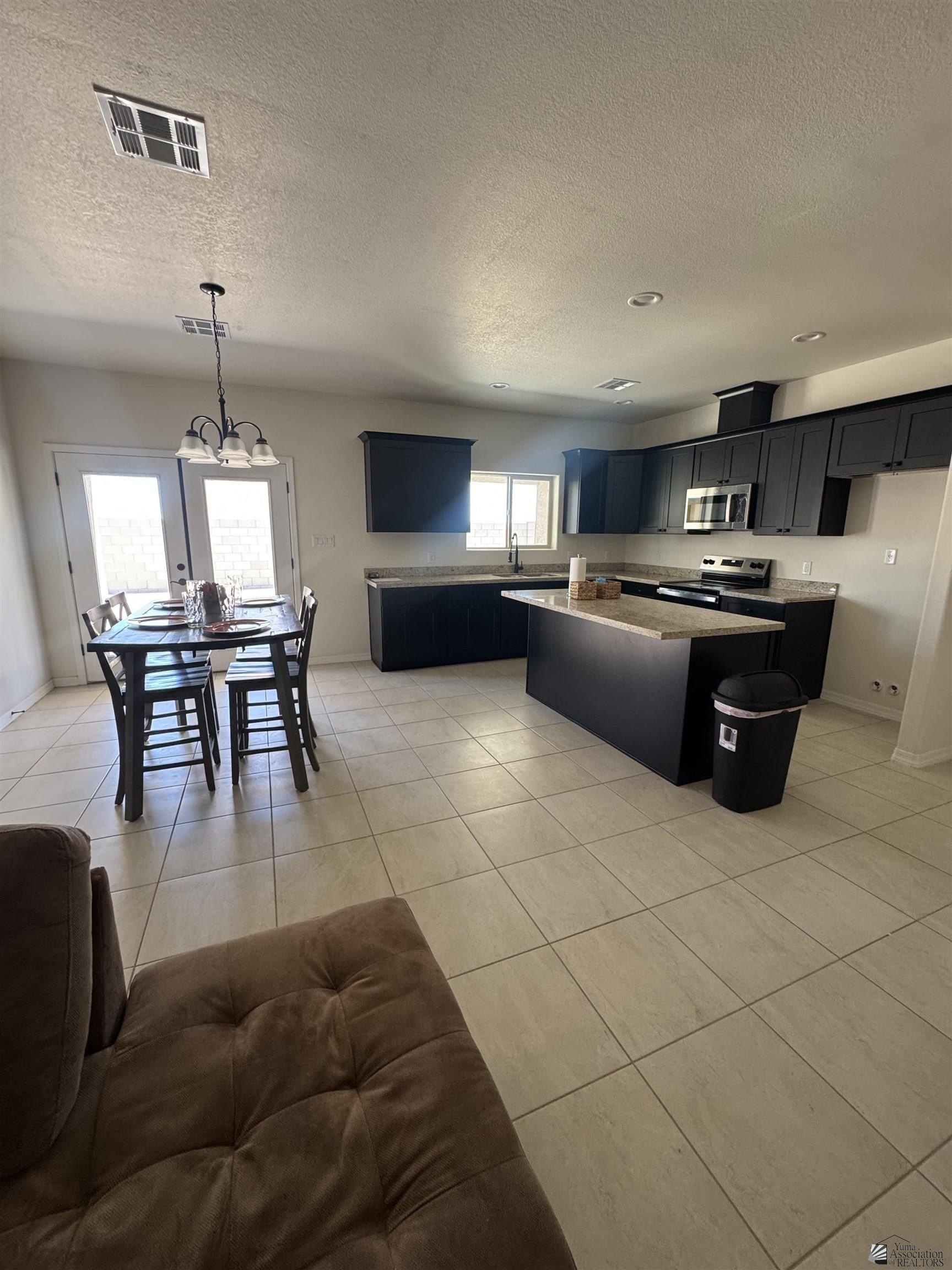 Single Family 4BR 2BA - 10590 E 46 PL, Yuma, AZ