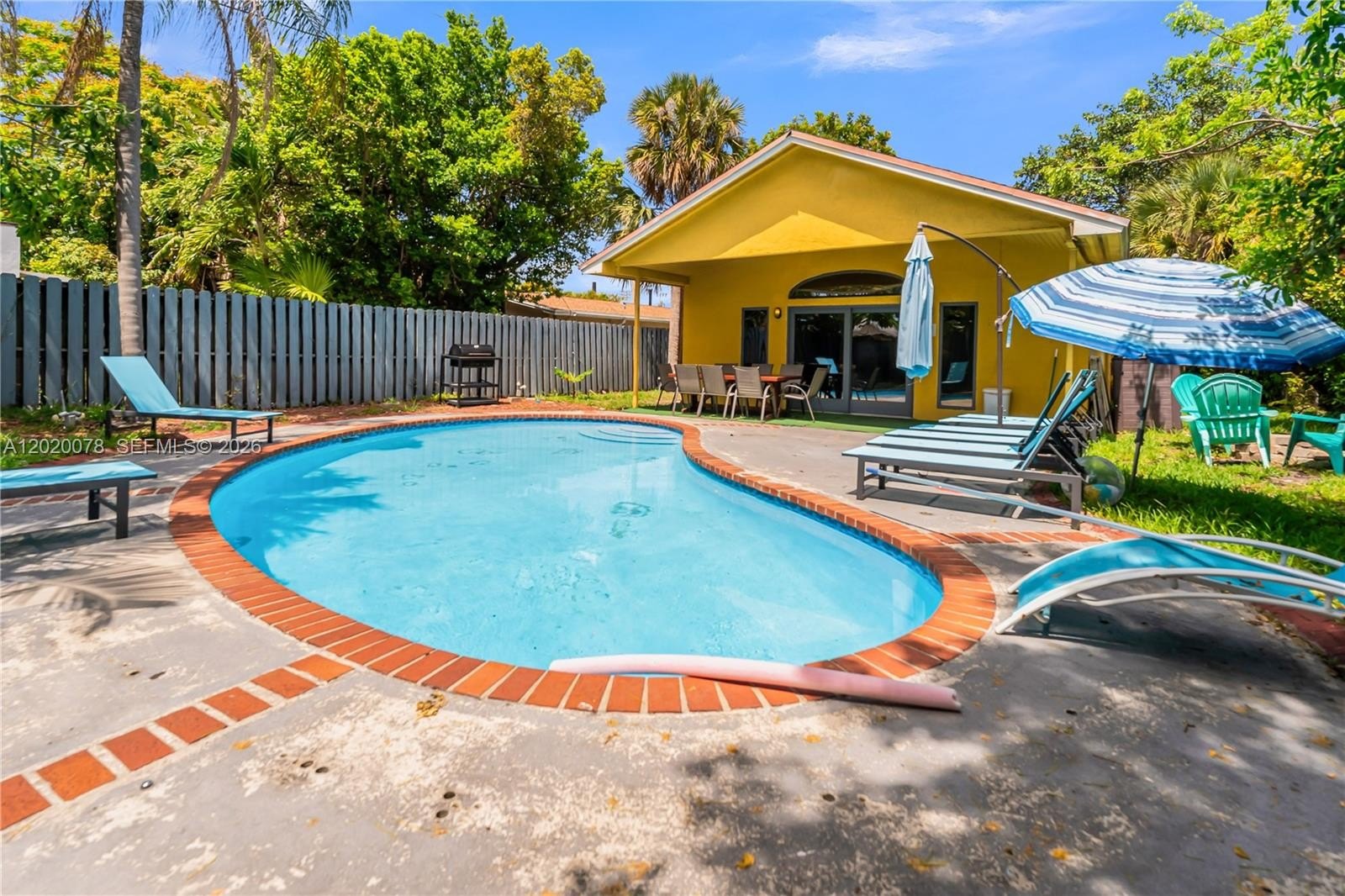Single Family 3BR 2BA - 1738 N 16th Ct, Hollywood, FL
