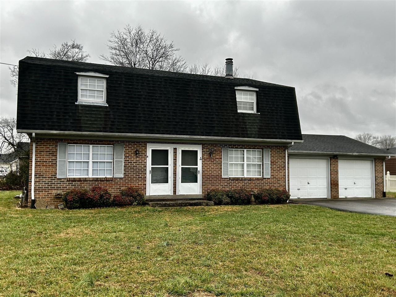 212 Clark Ave  