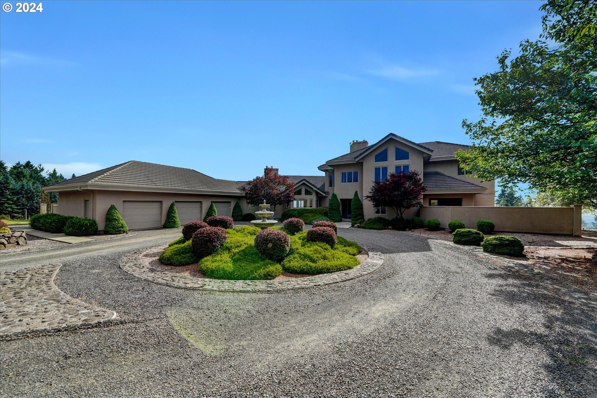 Single Family 5BR 4BA - 18200 NE SUNRISE PEAKS Ln, Hillsboro, OR
