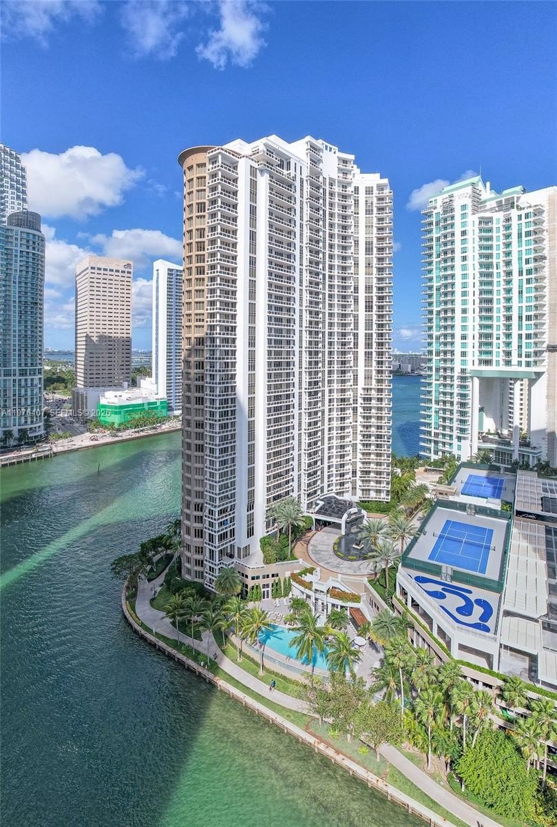 Condo 1BR 2BA - 901 Brickell Key Blvd, Miami, FL