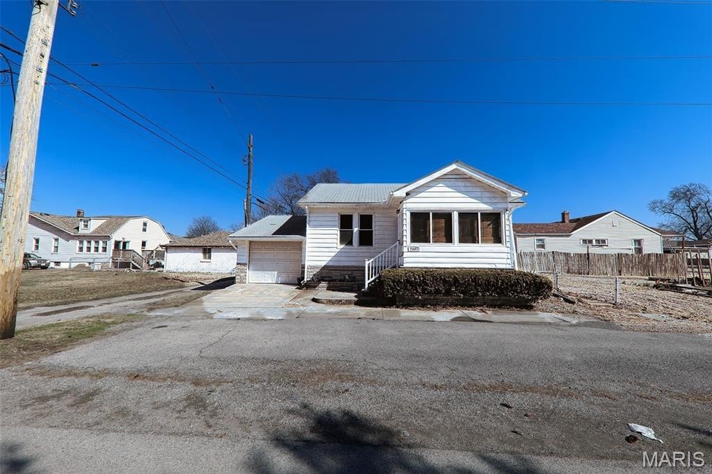 Single Family 2BR 2BA - 2801 Ralph Street, Granite City, IL