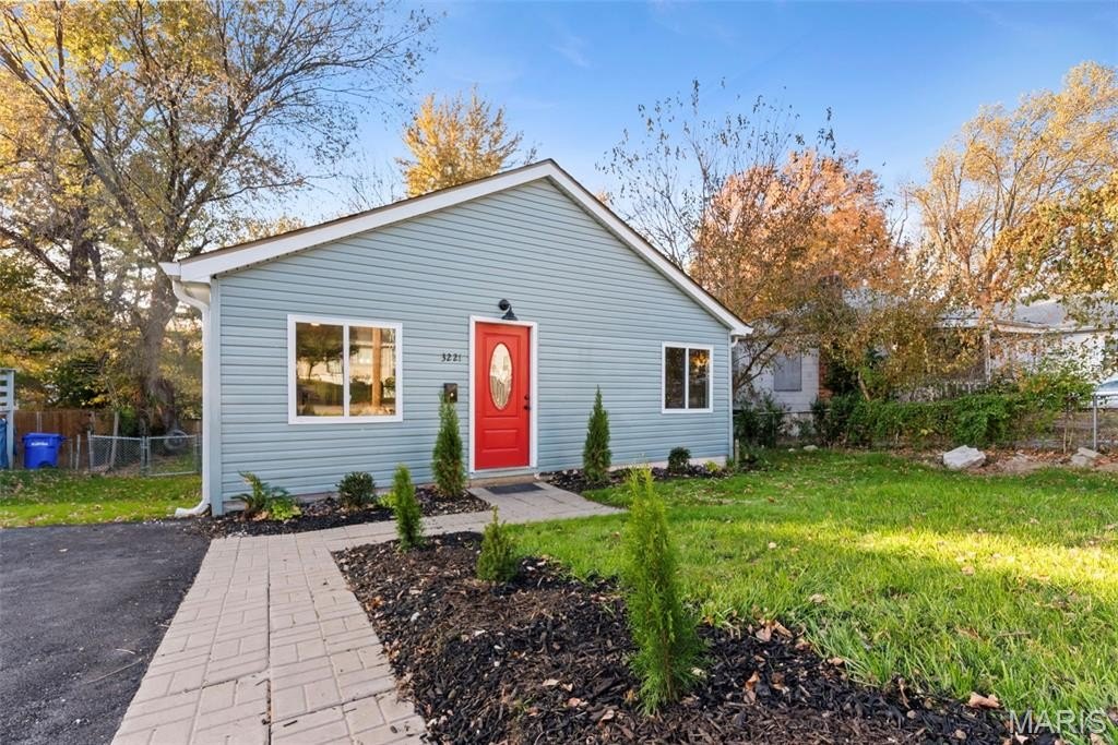 Single Family 3BR 1BA - 3221 Suncrest Avenue, St Louis, MO