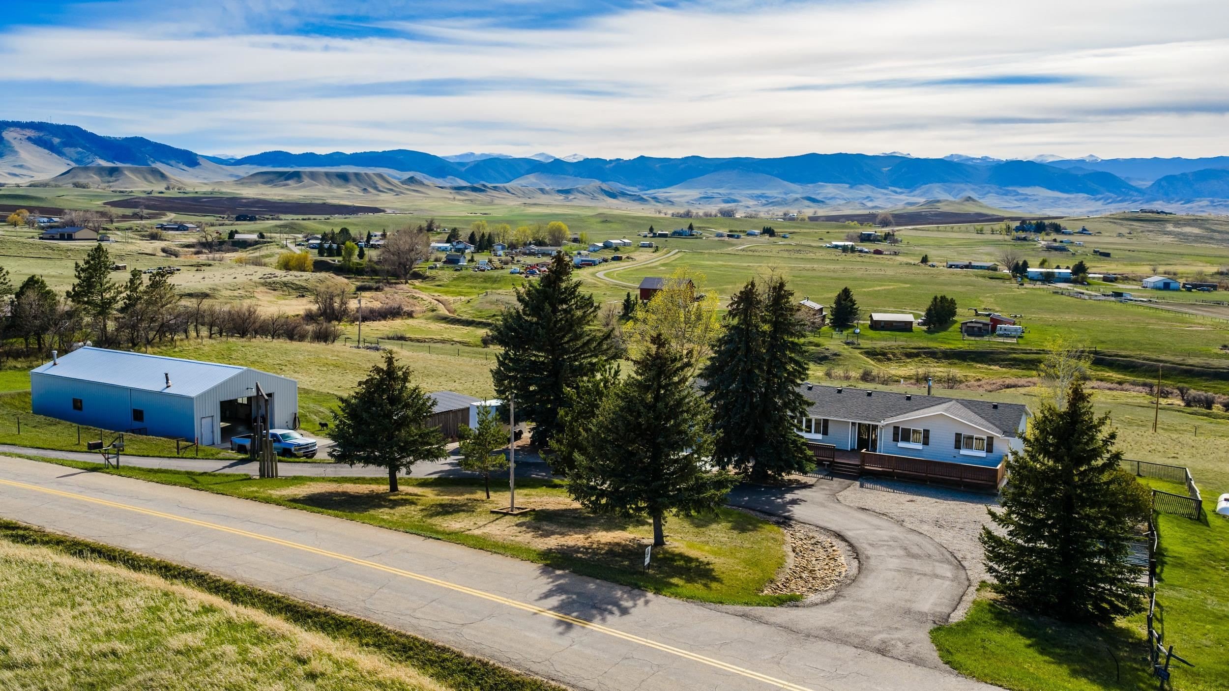 Single Family 4BR 4BA - 124 Cloud Peak Drive, Buffalo, WY