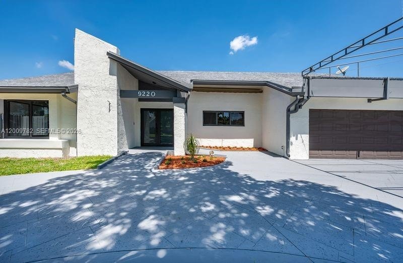 Single Family 3BR 2BA - 9220 SW 100th Ave Rd, Miami, FL