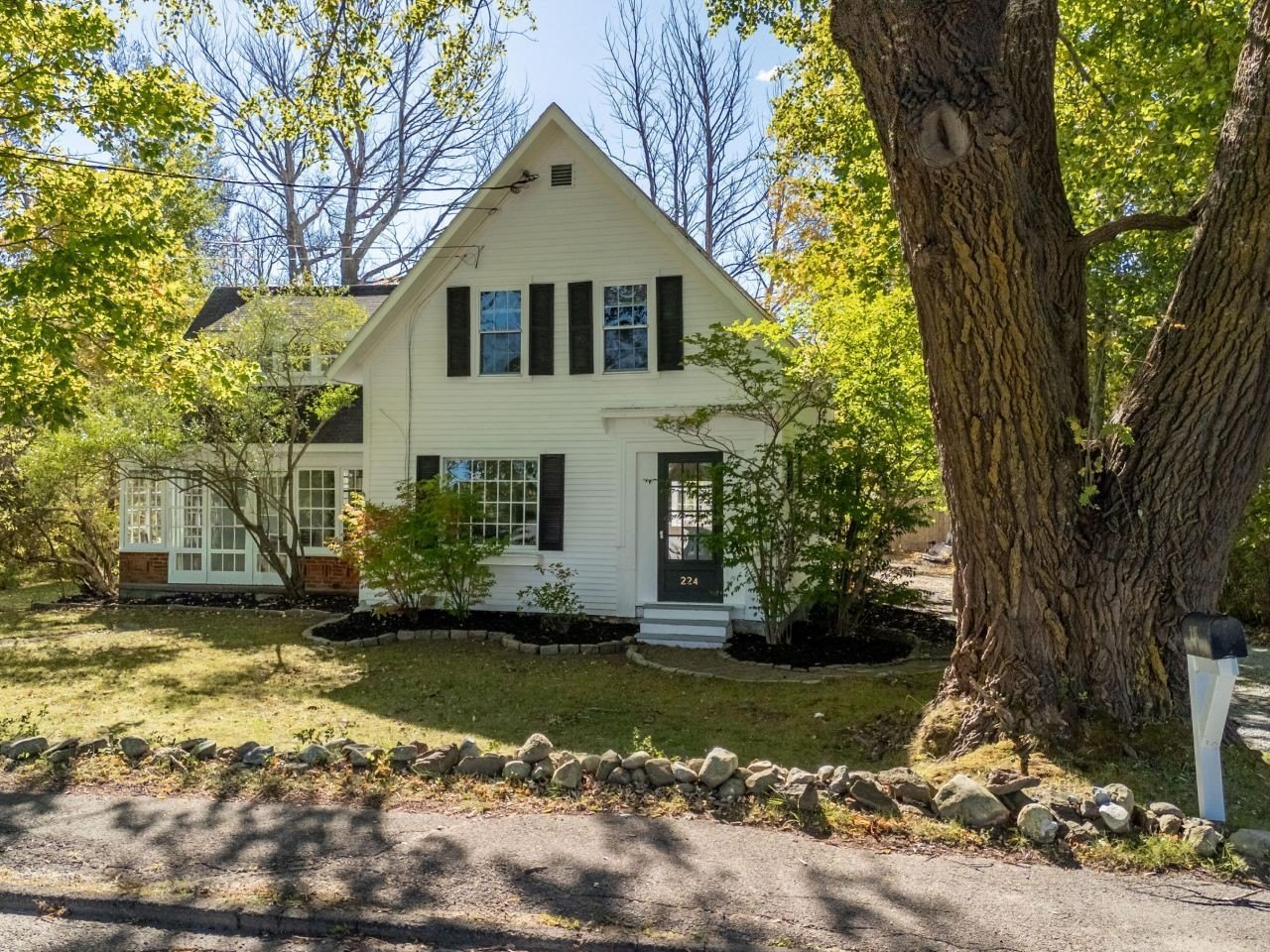 Single Family 3BR 2BA - 224 Limerock Street, Rockland, ME