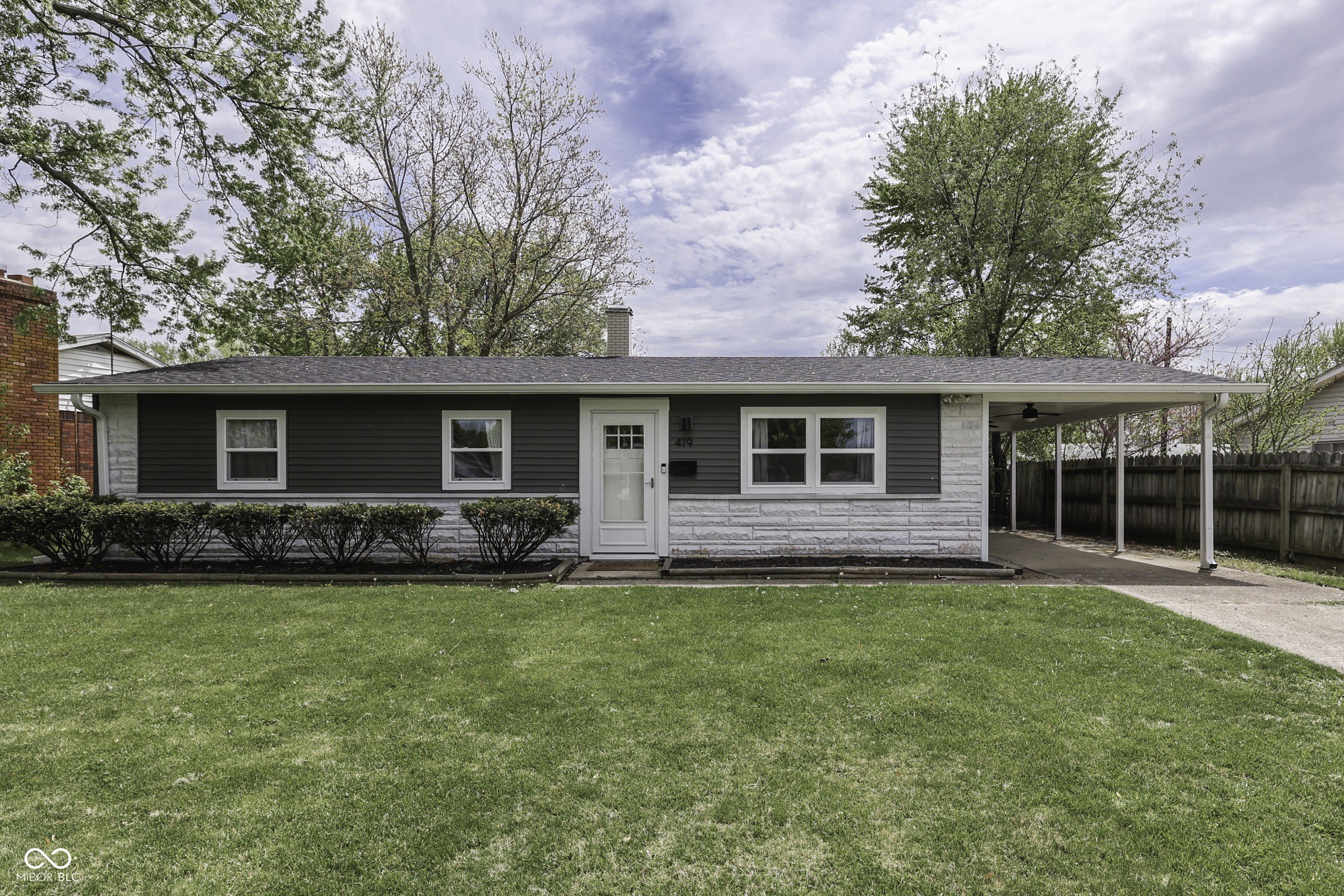 Single Family 3BR 1BA - 419 Hollybrook Drive, New Whiteland, IN