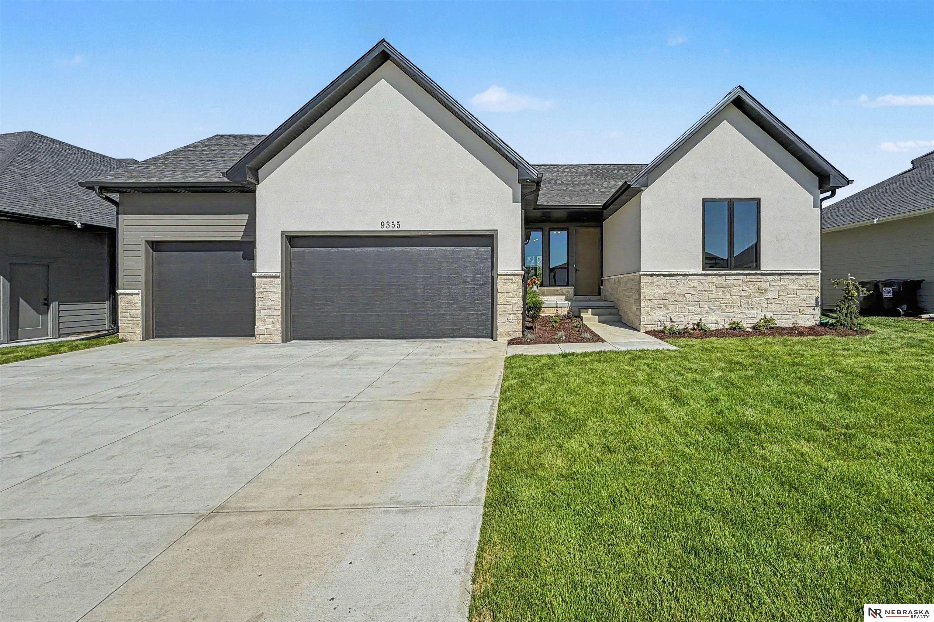 Single Family 4BR 3BA - 9355 S 86th Street, Lincoln, NE