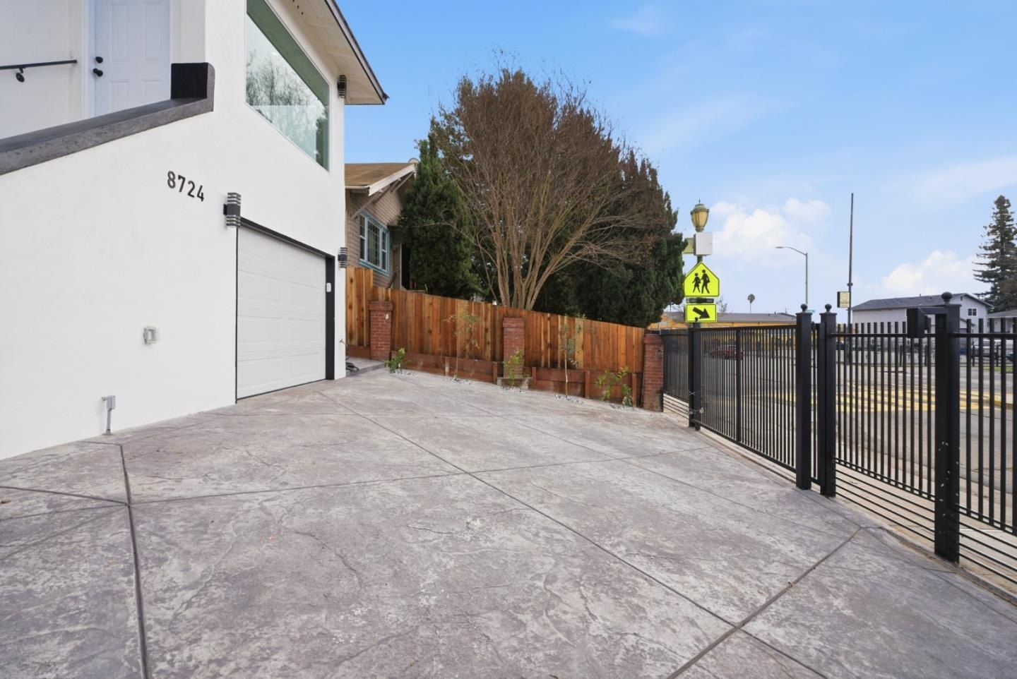 8724 Macarthur Blvd  