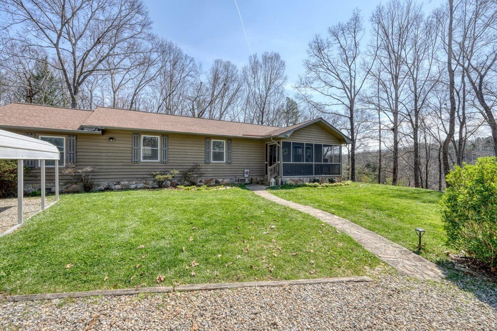 Single Family 3BR 2BA - 56 England Lane, Blairsville, GA