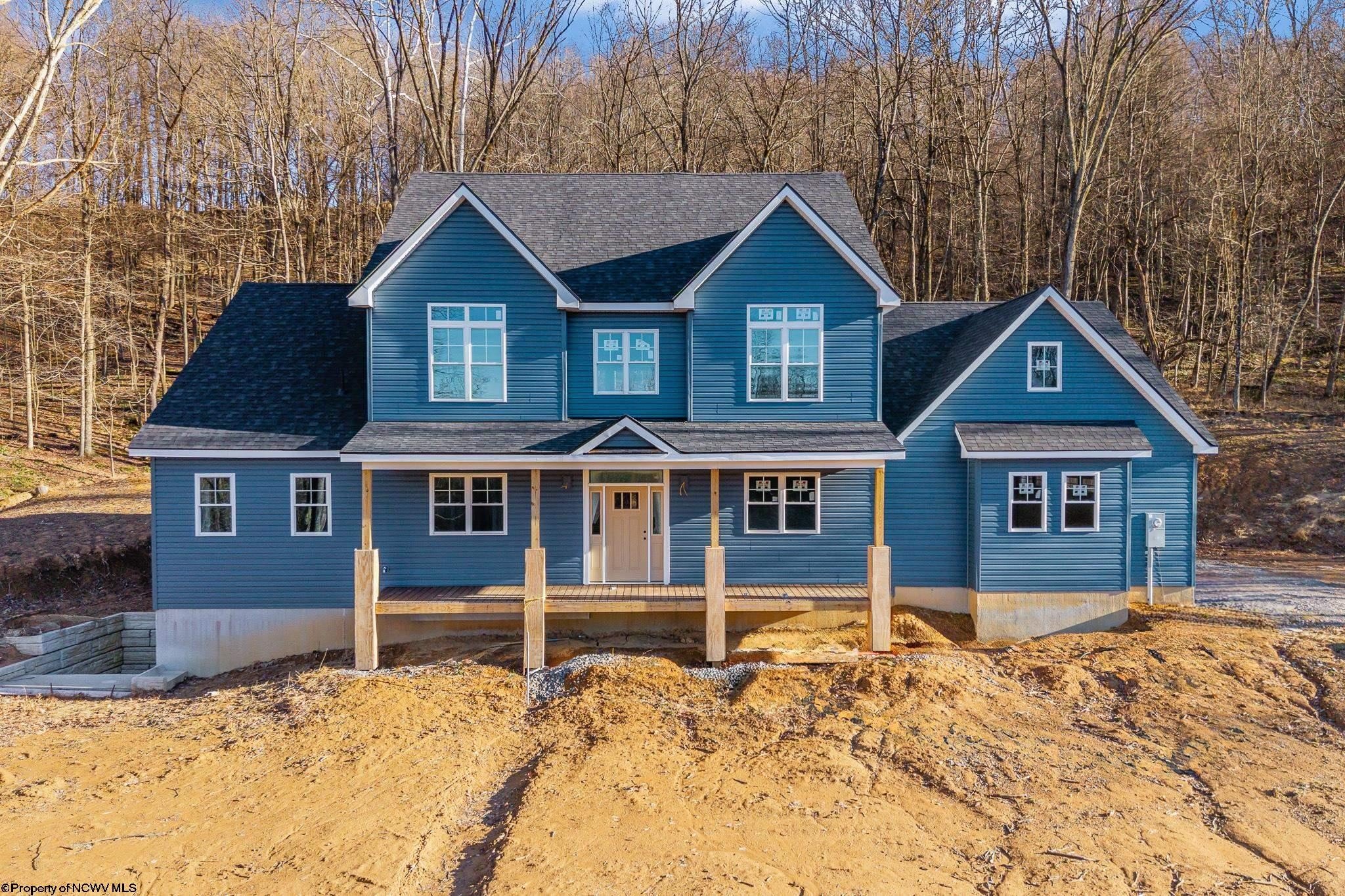 Single Family 5BR 4BA - 1002 Poplar Drive, Grafton, WV