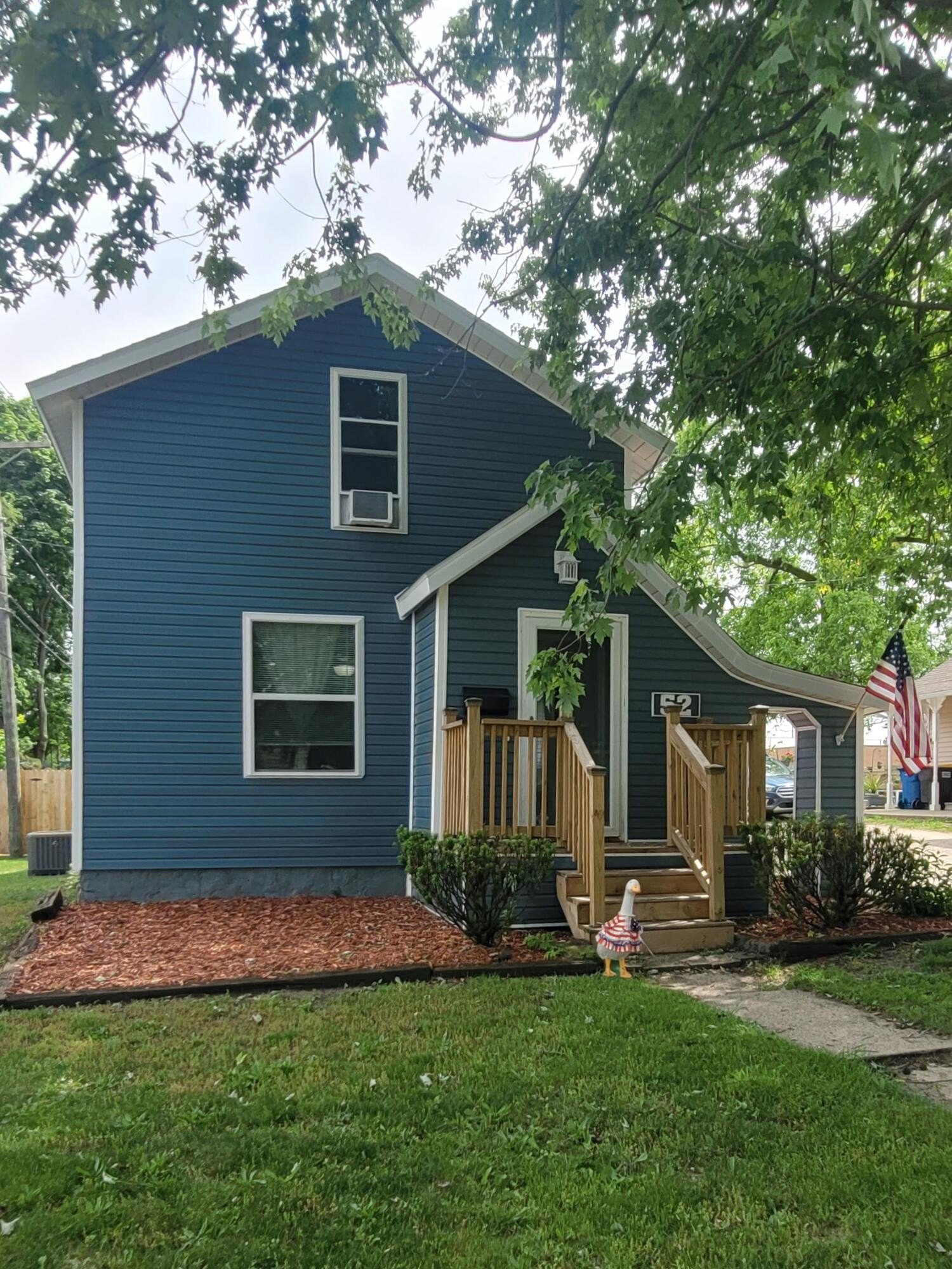 Single Family 3BR 2BA - 52 W Bacon Street, Hillsdale, MI