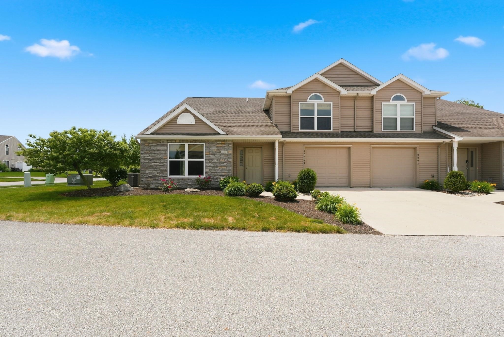 Condo 2BR 2BA - 10001 Oak Trail Road, Fort Wayne, IN