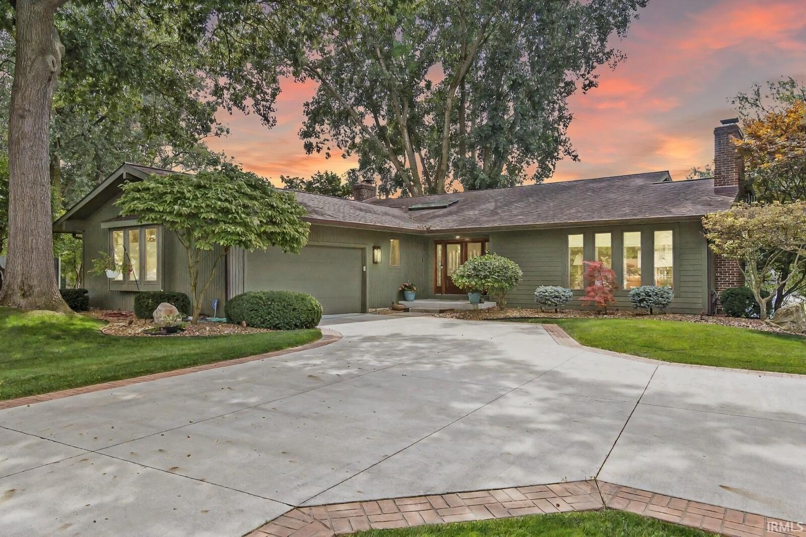 Single Family 4BR 3BA - 3303 N East Lake Drive, Elkhart, IN