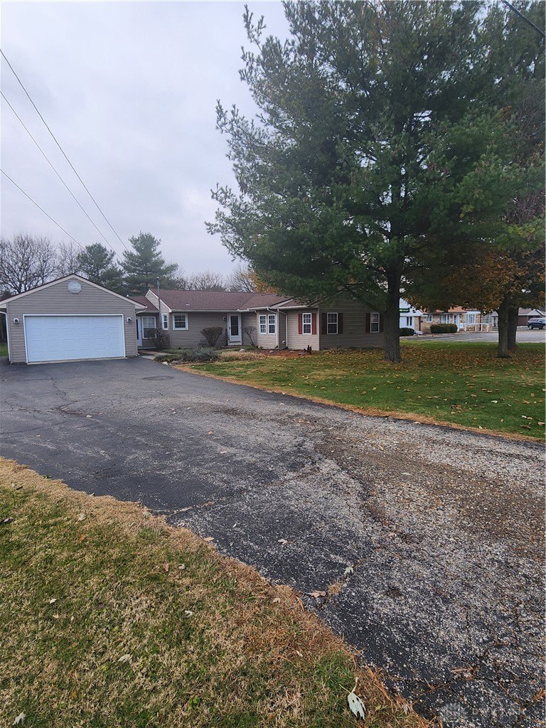 Single Family 3BR 2BA - 1747 N Barron Street, Eaton, OH