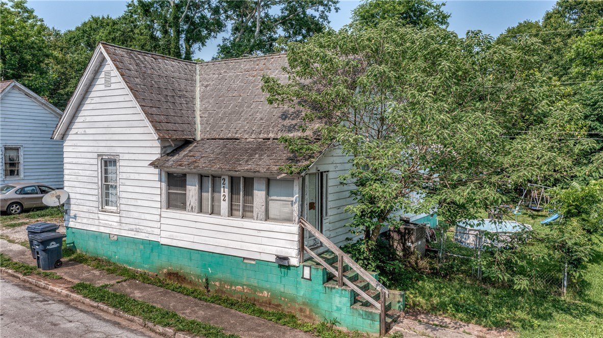 Single Family 3BR 2BA - 212 C Street, Anderson, SC