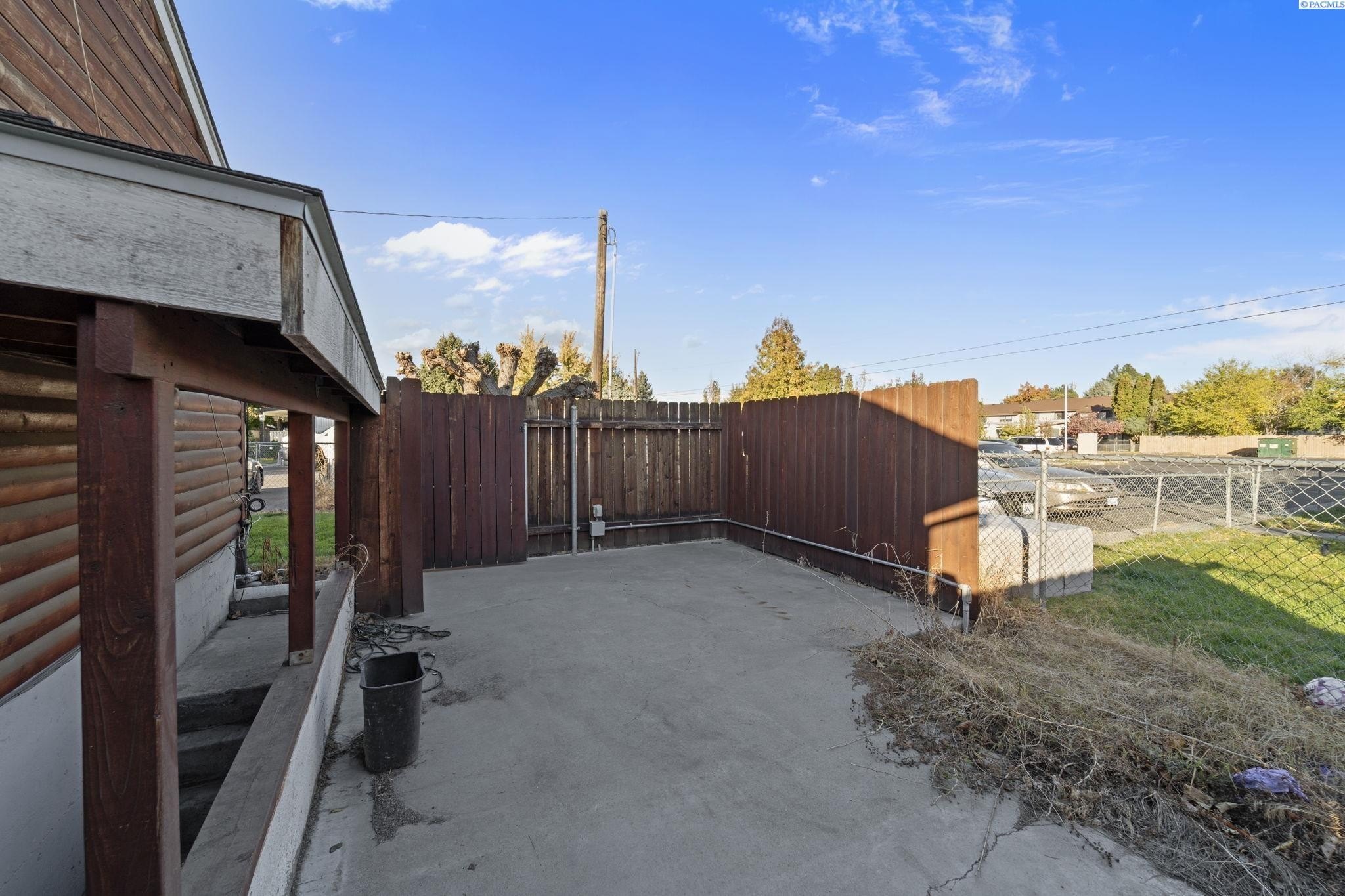 Other 3BR 1BA - 800 N Volland Street, Kennewick, WA