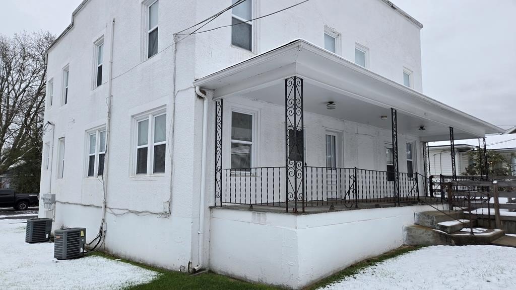 Single Family 2BR 1BA - 228 Summerlee Ave Unit 1, OAK HILL, WV