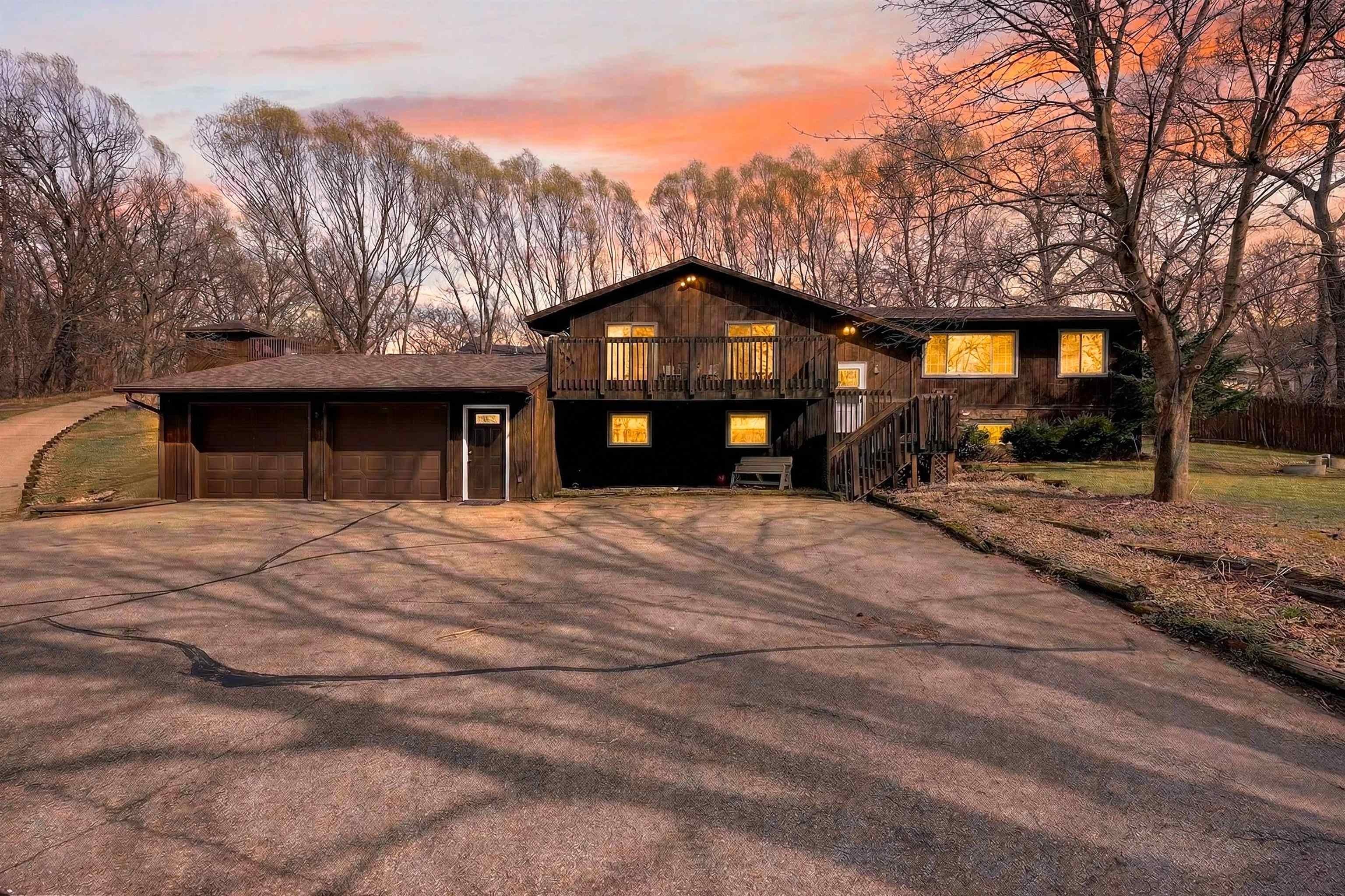Single Family 3BR 3BA - 2934 County Rd W, Deerfield, WI