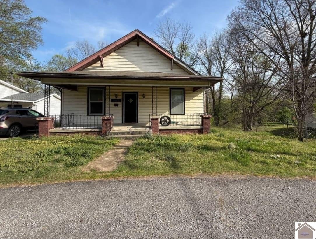 Single Family 3BR 1BA - 300 5th Street, Fulton, KY