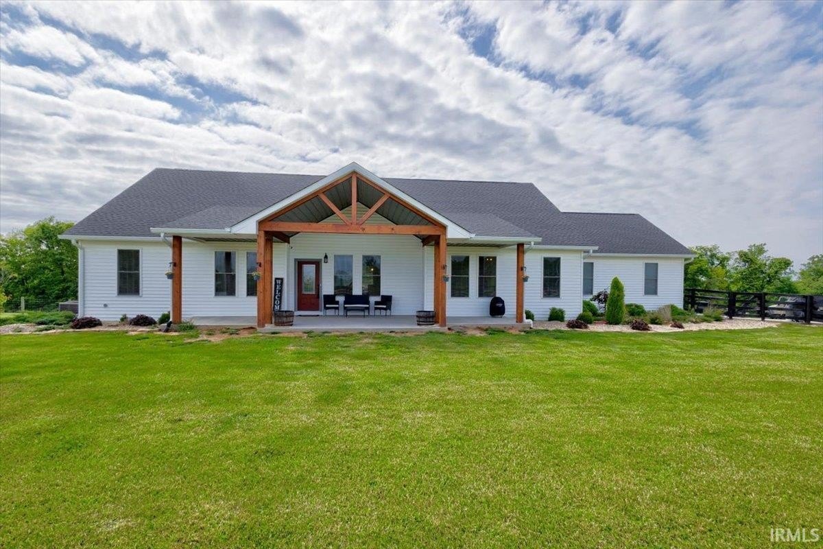 Single Family 3BR 2BA - 335 N State Road 45, Bloomfield, IN