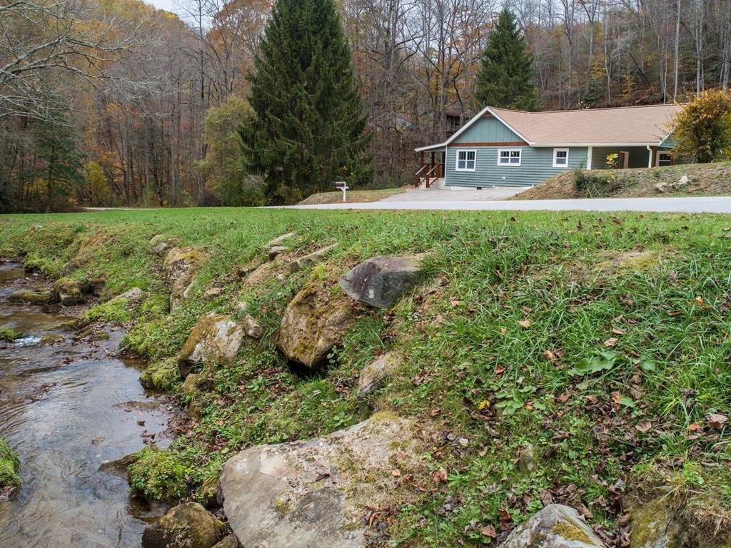Single Family 2BR 2BA - 5107 Boiling Springs rd, MURPHY, NC