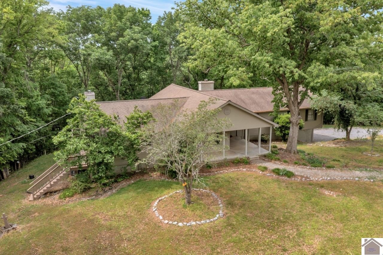 Single Family 4BR 3BA - 157 Bay Colony Road, Cadiz, KY
