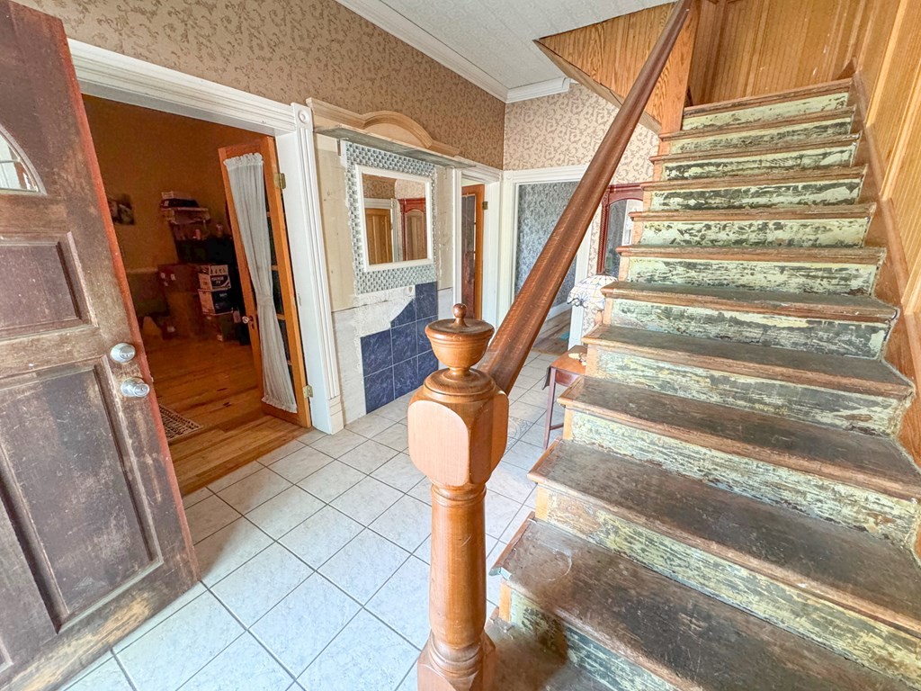 Single Family 4BR 1BA - 115 East Maryland Avenue, Crewe, VA