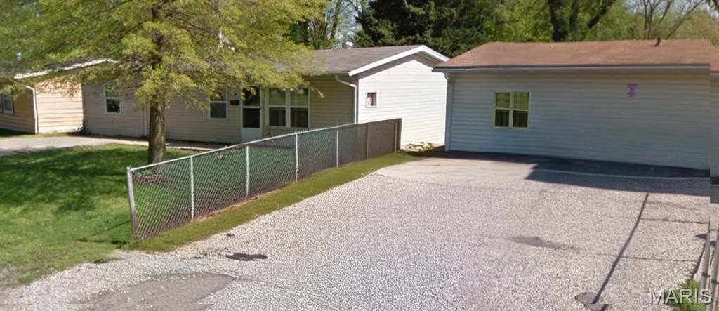 Single Family 3BR 1BA - 1234 St Michael Drive, Cahokia, IL