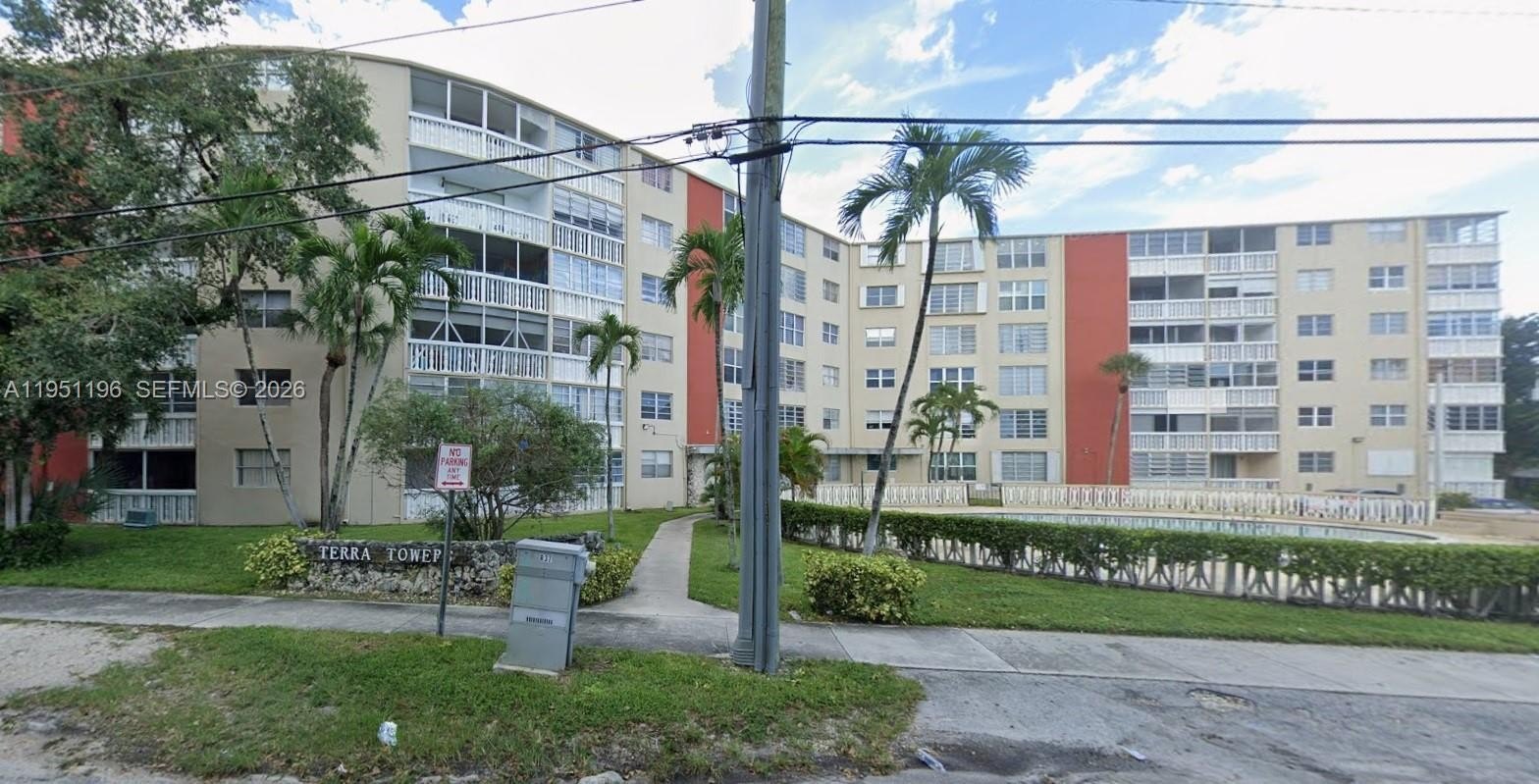 Condo 1BR 1BA - 1475 NE 125th Ter, North Miami, FL
