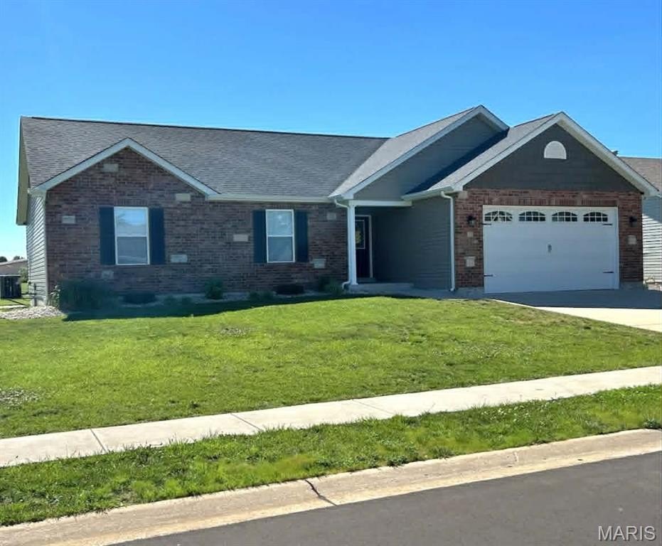 Single Family 3BR 2BA - 13 Berkshire Court, Troy, MO