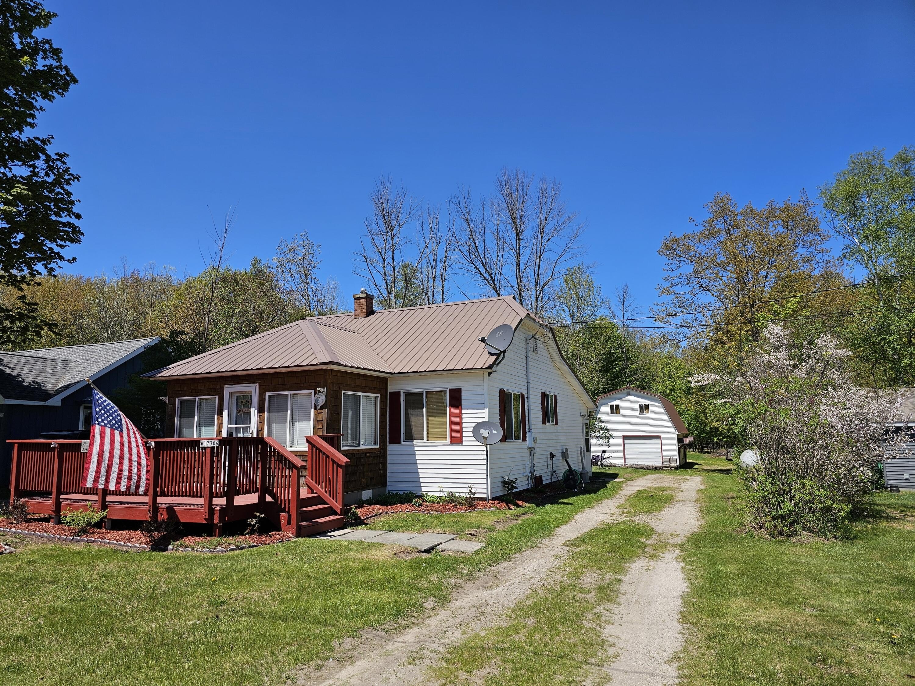 Single Family 2BR 1BA - 17306 Davis St, Curtis, MI