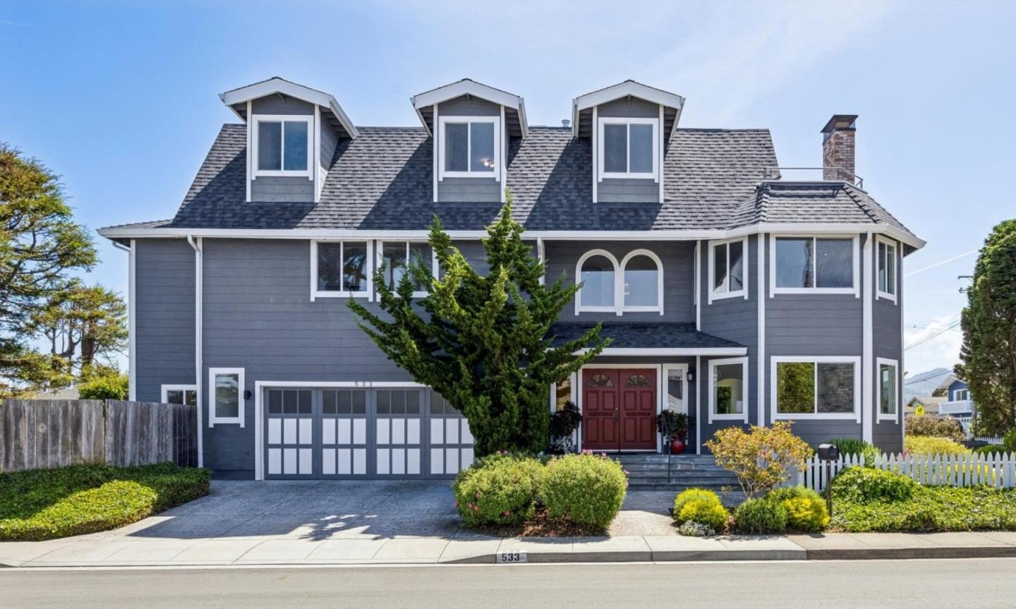 Single Family 3BR 4BA - 533 Alsace Loraine AVE, HALF MOON BAY, CA