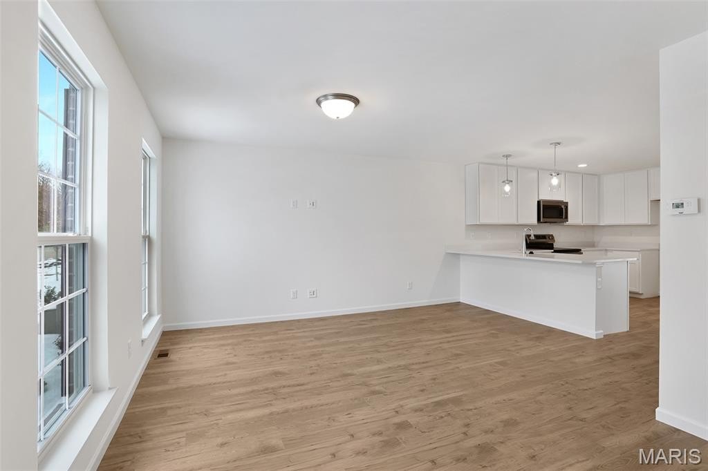 Single Family 2BR 3BA - 322 Fall Harvest Parkway, O'Fallon, MO