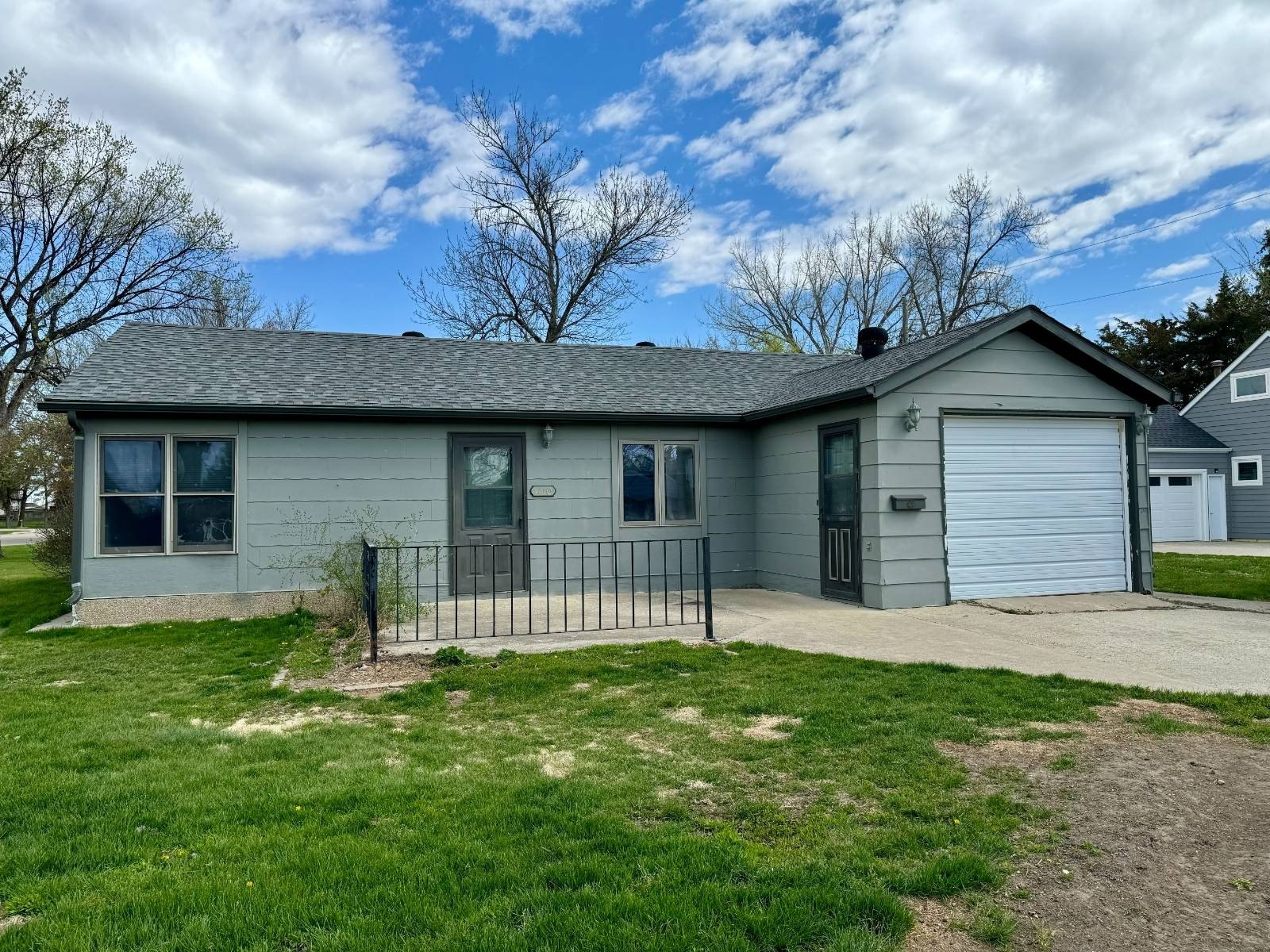 Single Family 2BR 1BA - 1102 2nd St, Britton, SD
