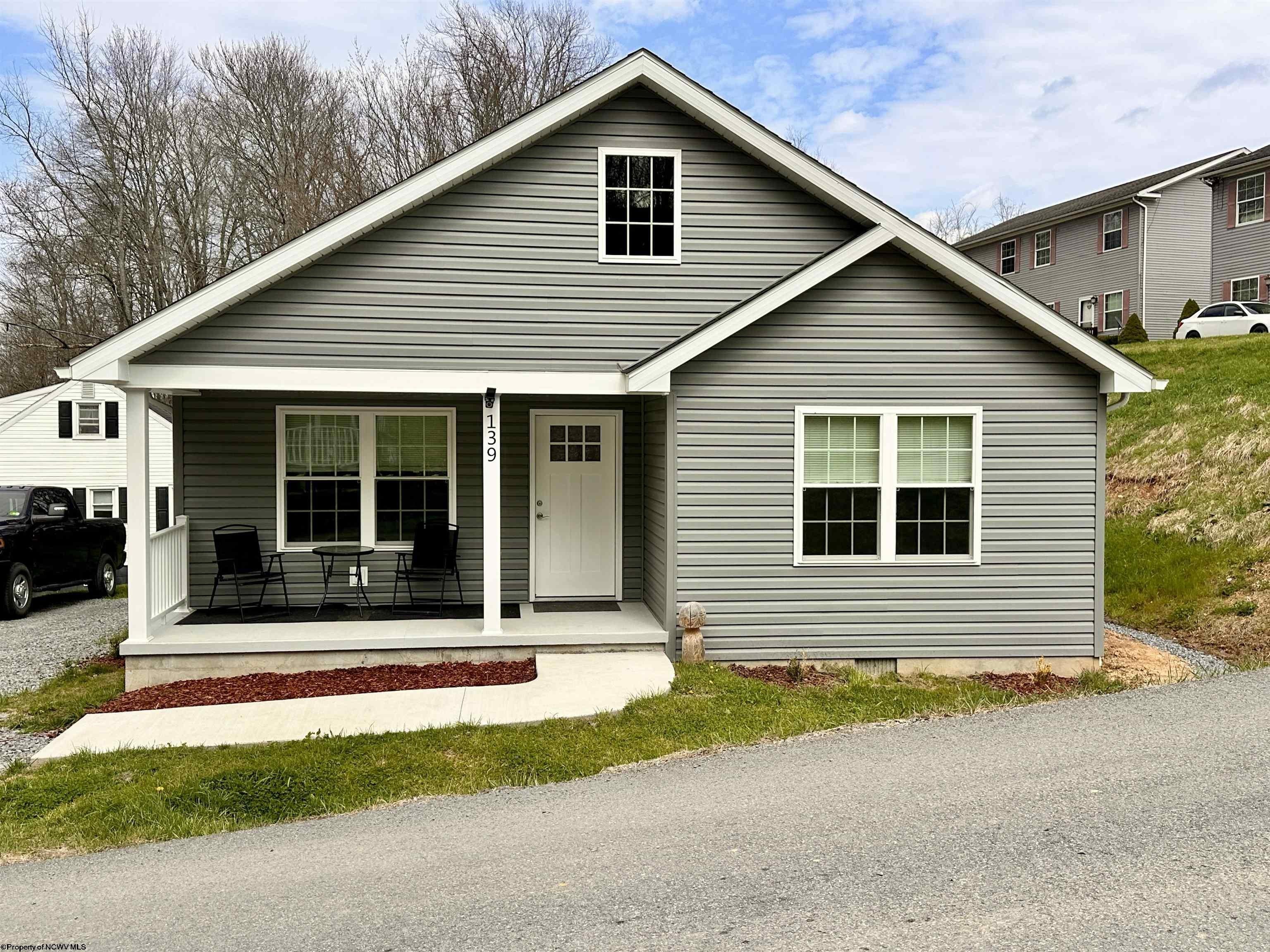 Single Family 3BR 2BA - 139 Montgomery Road, Weston, WV