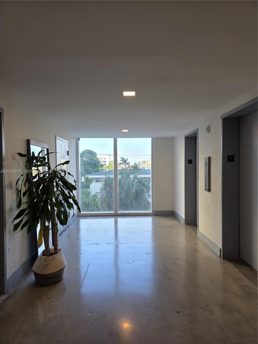 Condo 1BR 1BA - 7928 West Dr, North Bay Village, FL