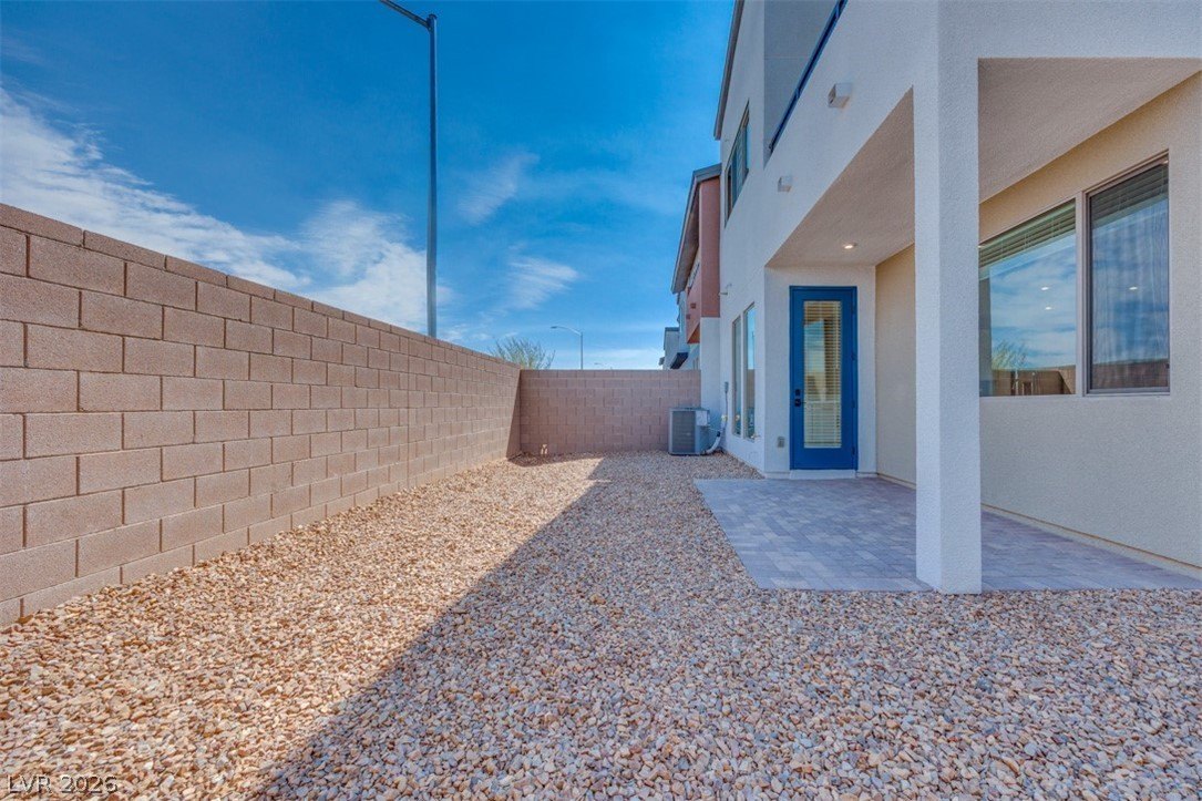 Single Family 3BR 3BA - 4352 Tallow Falls Avenue, Las Vegas, NV