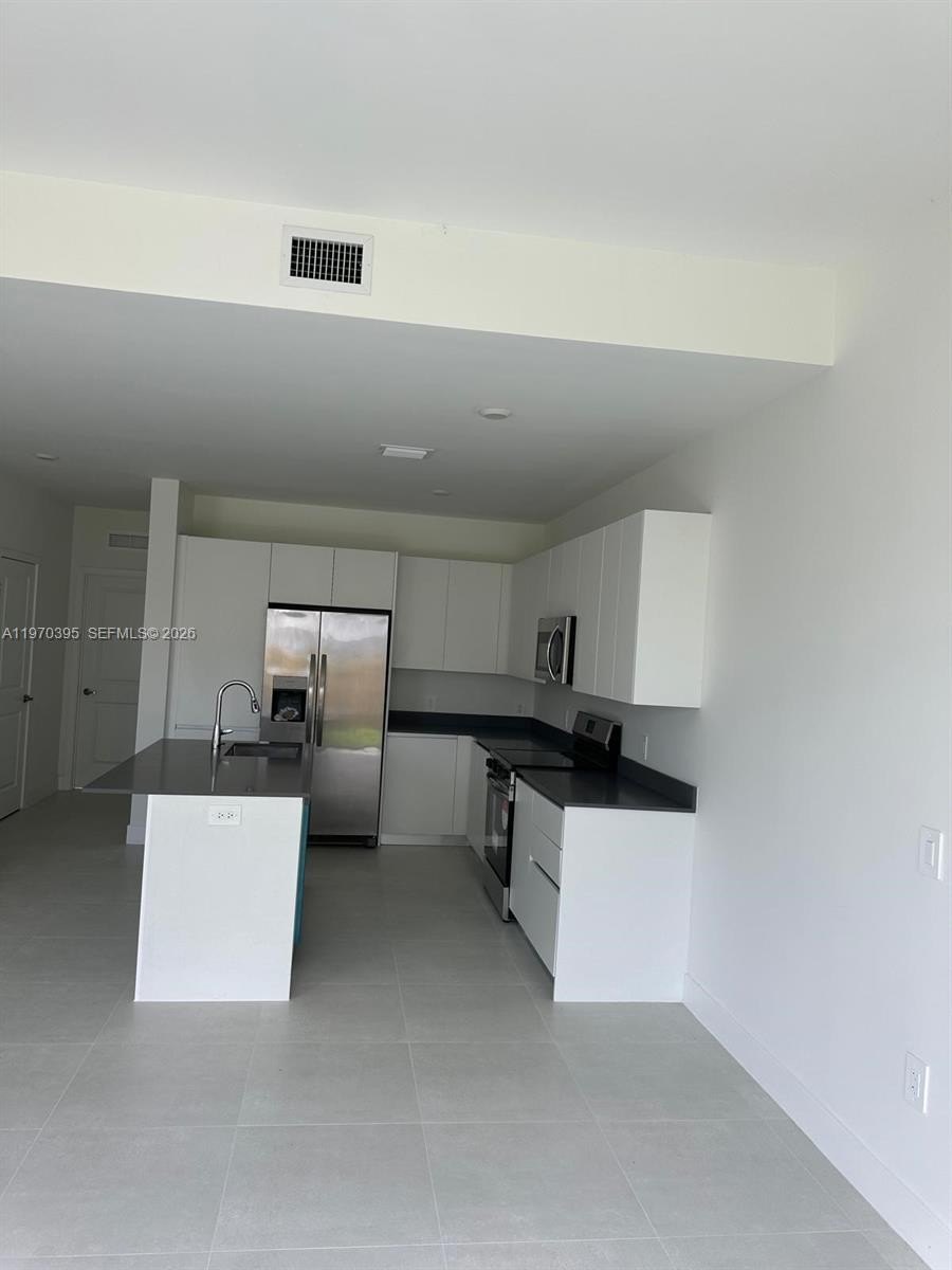 Single Family 4BR 3BA - 34430 SW 190th Ave, Homestead, FL