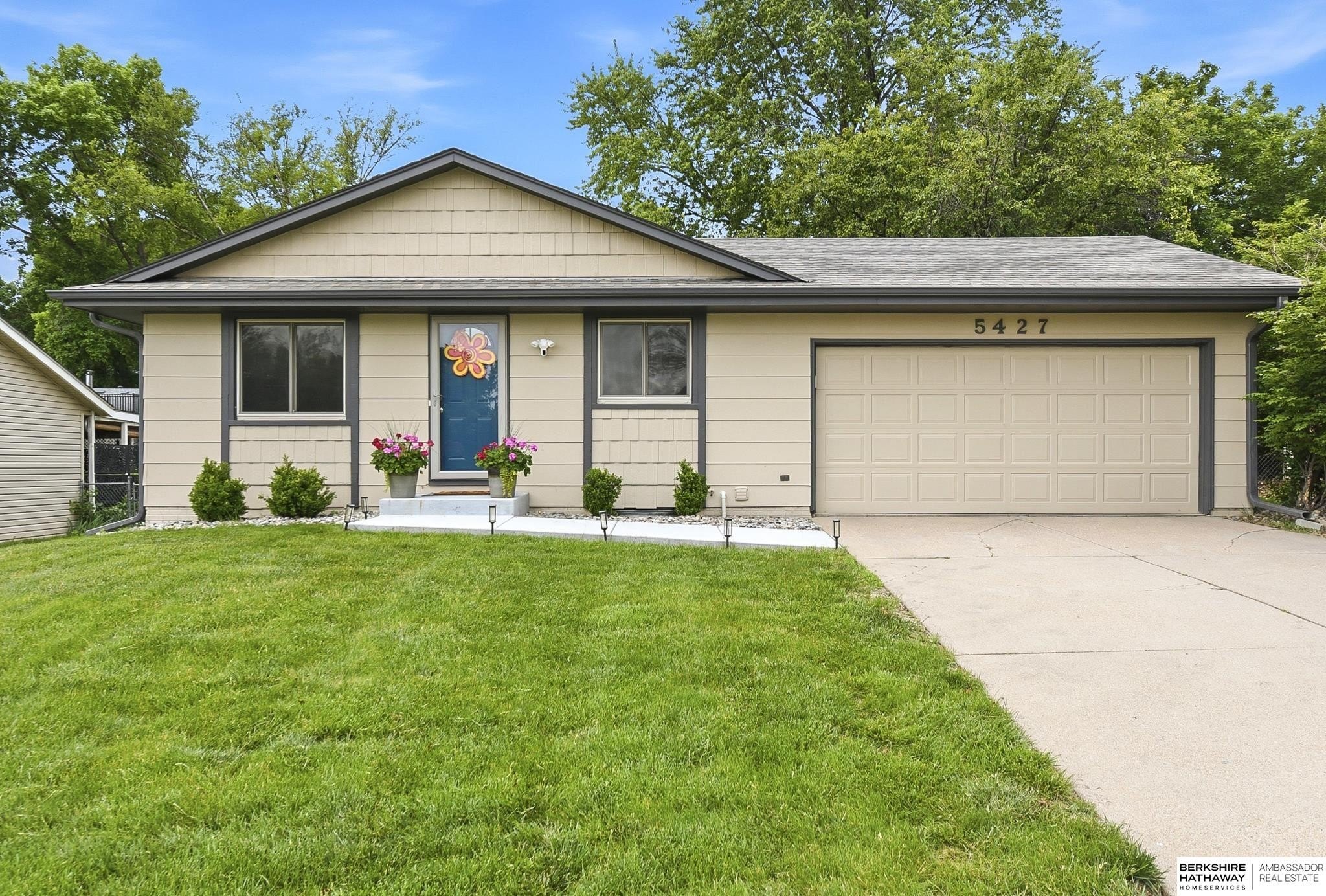 Single Family 4BR 2BA - 5427 High Street, Lincoln, NE