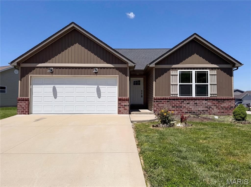 Single Family 3BR 2BA - 7932 Laurel Flats Drive, Caseyville, IL